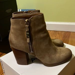 Aldo Mathia booties